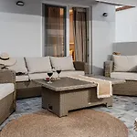 Amina Hotel *